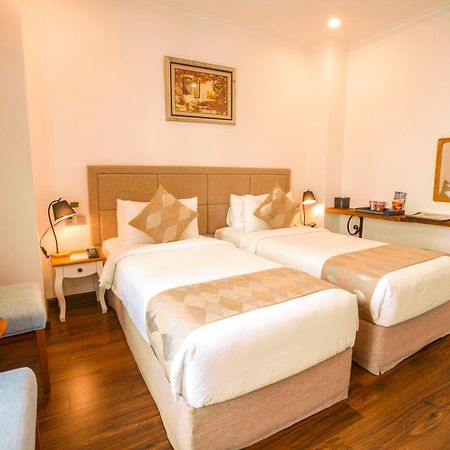 Nesta Hotel Saigon Хошимин Екстериор снимка
