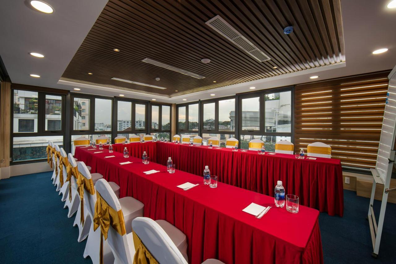 Nesta Hotel Saigon Хошимин Екстериор снимка