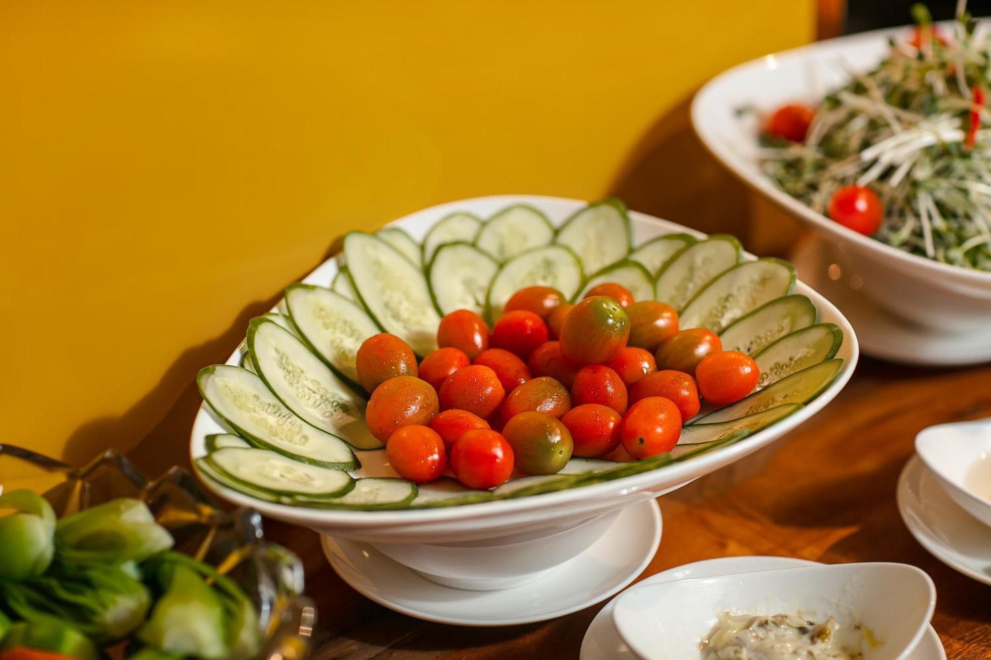 Nesta Hotel Saigon Хошимин Екстериор снимка