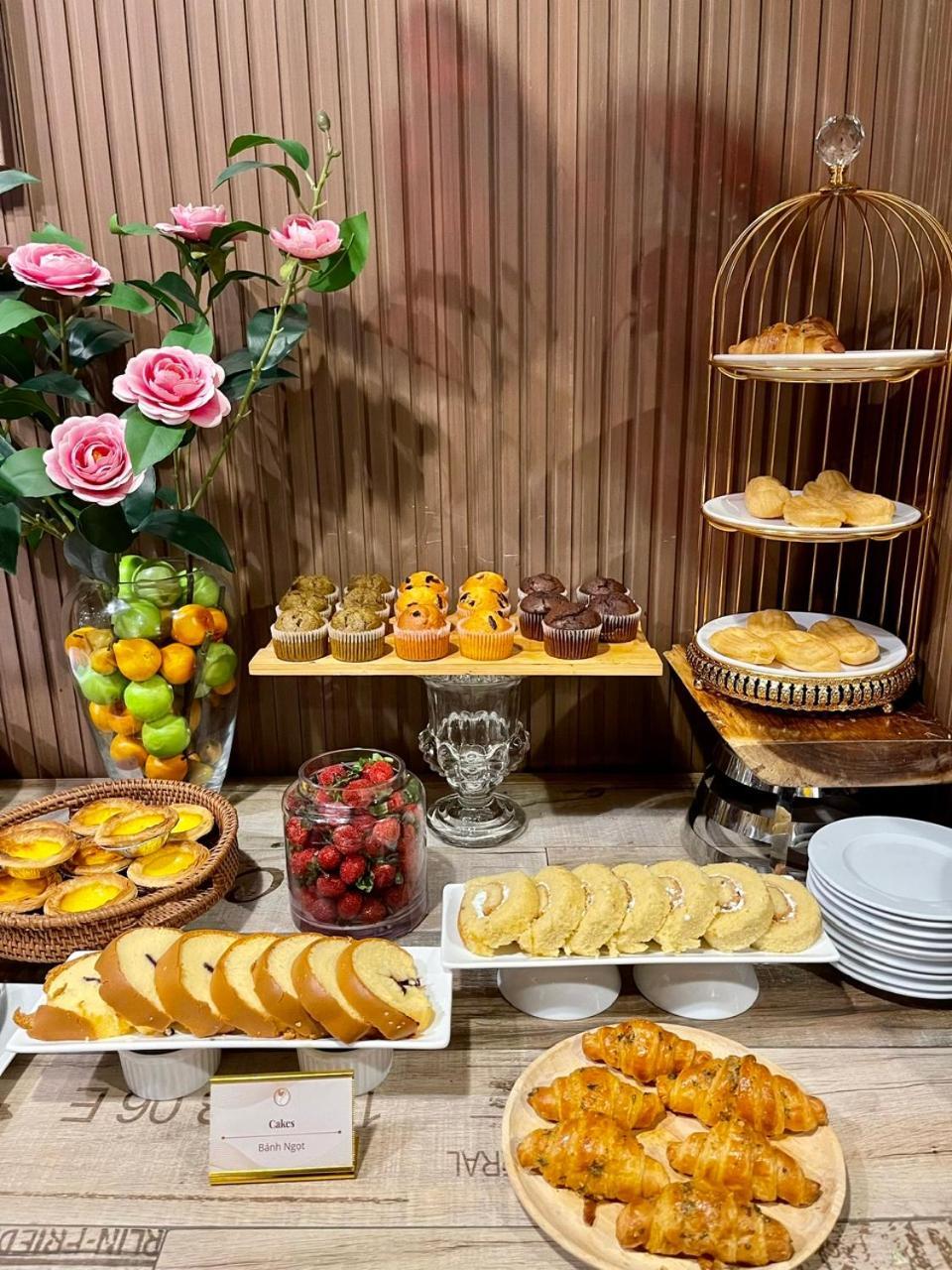 Nesta Hotel Saigon Хошимин Екстериор снимка