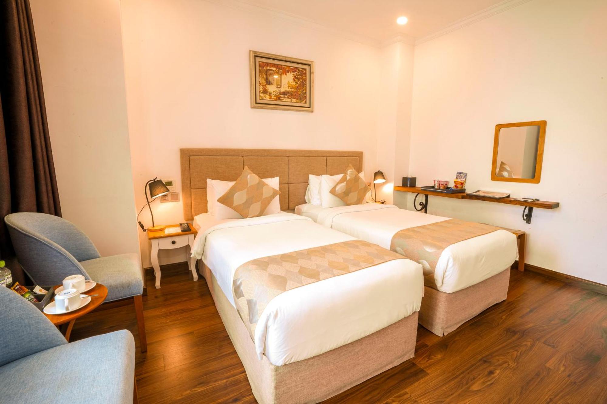 Nesta Hotel Saigon Хошимин Екстериор снимка